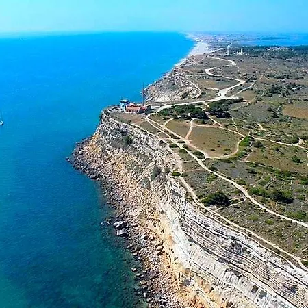 فندق Jolie ناربون بلاج